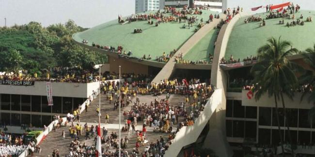 Kesaksian dan Nostalgia Kelam Tragedi "Mei 98"